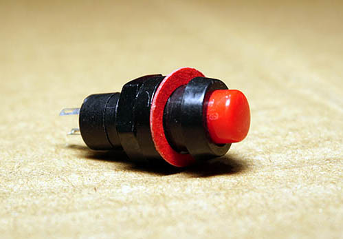 công tắc nhân giữ